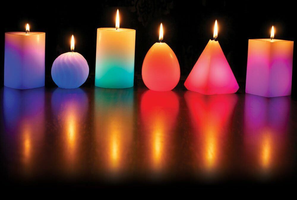 Magický svíčkový rituál s pyramidou